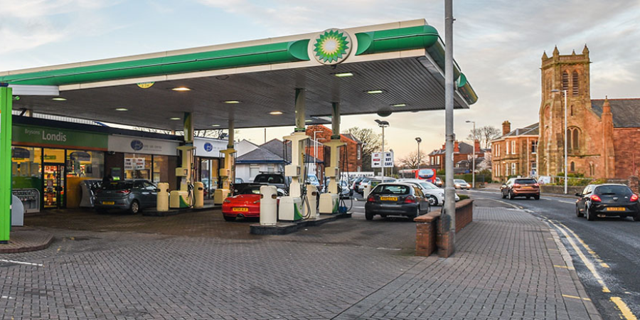UK Forecourt Market 2025 EV Growth & Retail Shift - Cover